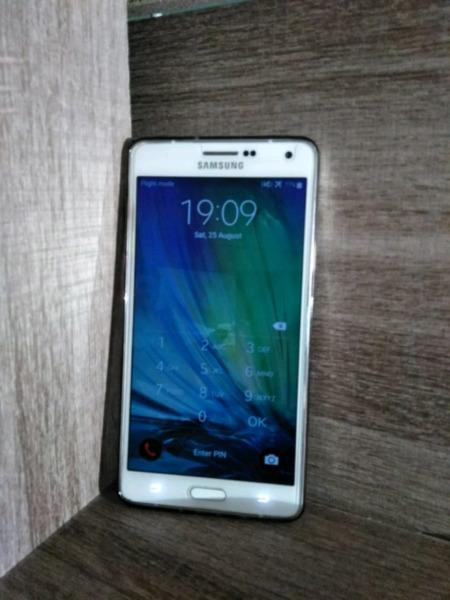 SAMSUNG GALAXY A7 WHITE 16GB VERY GOOD CONDITION WITH BOX