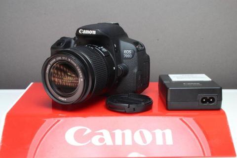 Canon 700D camera with 18-55mm lens, Very low shutter count 1735