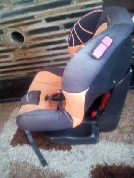 Chelino car seat