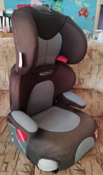 Graco booster seat 15-36kg with adjustable headrest and cupholders