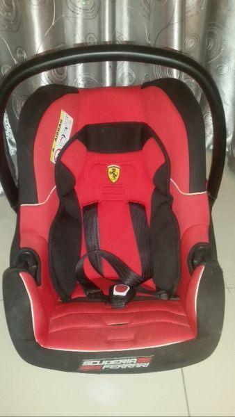 Ferrari car seat R650 in excellent condition