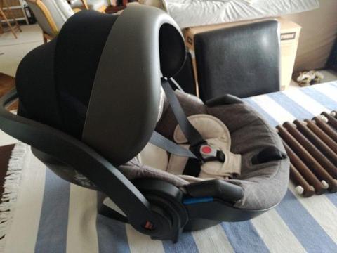 BE SAFE (Stokke) Infant car seat. Excellent condition