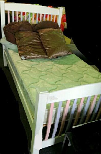 Children's single bed