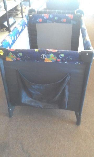 Baby camp cot