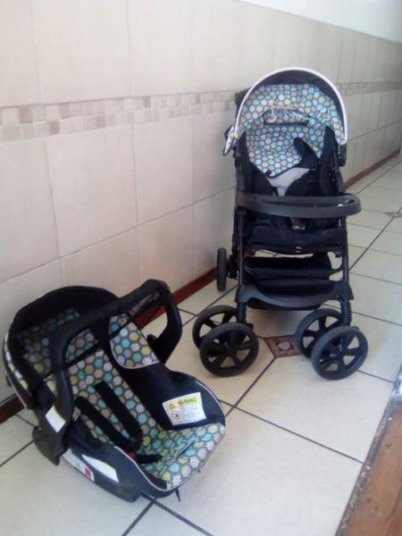 Chelino pram very good condition available for you