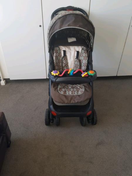 Chelino pram R900