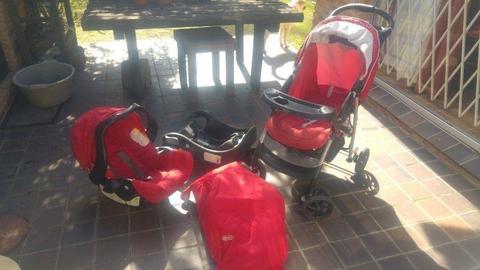 Graco Mirage travel system with base