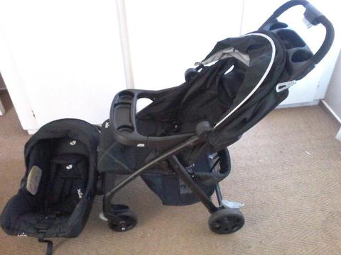 2 in 1 Fairly New Baby Stroller R2200