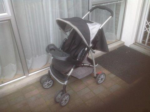 Baby Push Chair Pram Stroller Graco (1 X 0.85 X 0.4m). R800