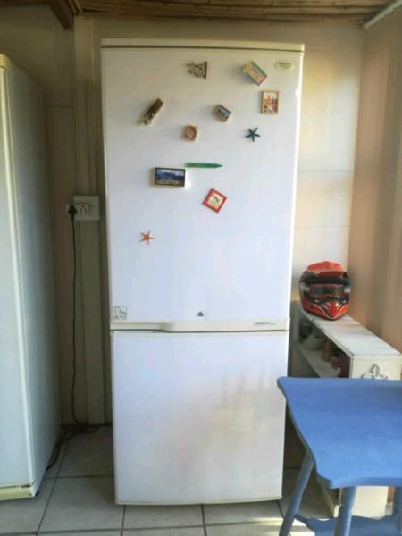 Refrigerator for salw