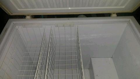 Kic 310L chest freezer.....R1300