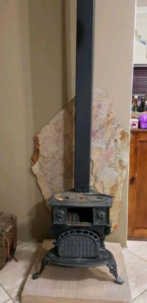Queen Ann stove with 4m chimney