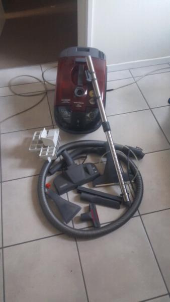 Genisis Hausmeister vacuum cleaner