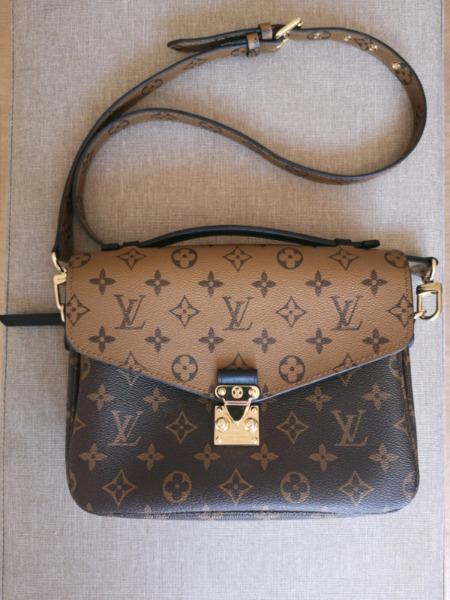 Louis Vuitton Pochette Metis