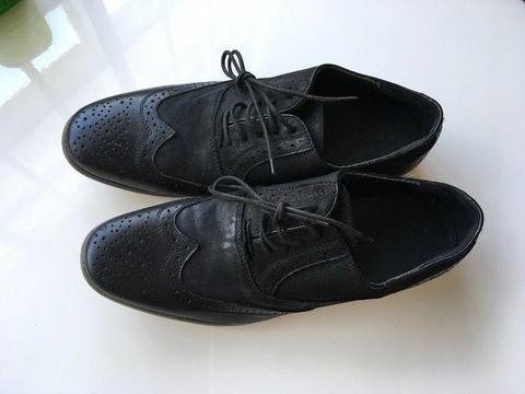 Men’s formal shoes size 8