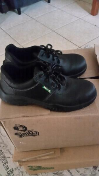 Bova safety shoes - used
