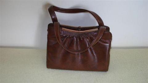 Dubarty exquisite leather hand bag (Ad no 7))