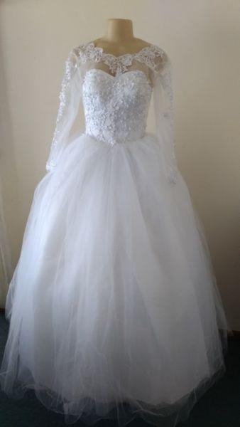 3/4 sleeves with lace wedding gown