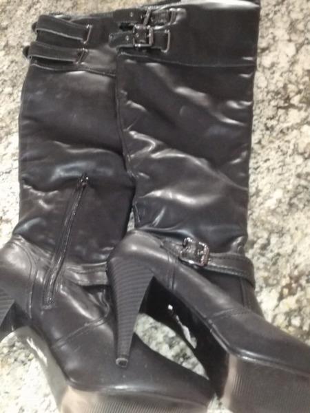 Womens guess boots size 6