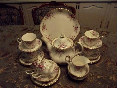 Royal Albert Cottage Garden Tea set 23 pieces for 6 people R 6850
