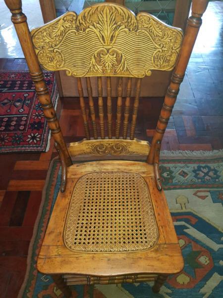 Colonial chair