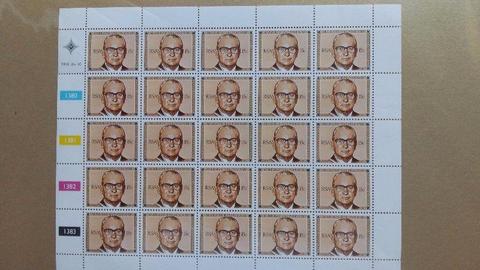 President Marais Viljoen complete stamp set!