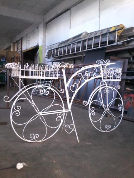 Decorative metal garden bicycle