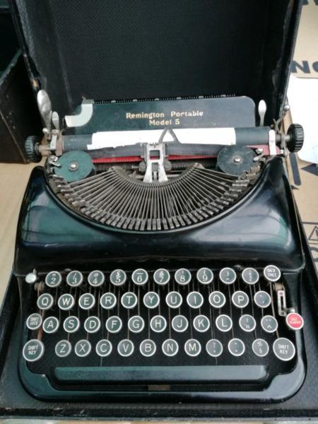 Remington typewriter R850