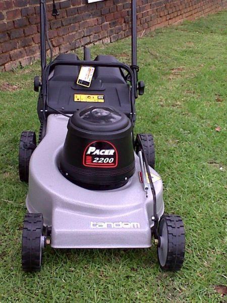 Lawnmower special offer - Tandem Pacer 2200W - suitable for lawn area's upto 1500 square metres