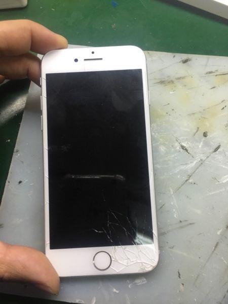 Buying brokened screen of iPhone
