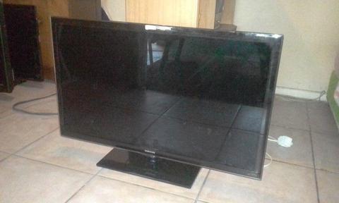 46 inch Samsung Smart Led Tv - Full Hd - Usb - Remote - Spotless - Bargain !!!!