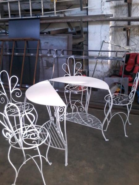 Halfmoon table and chairs set