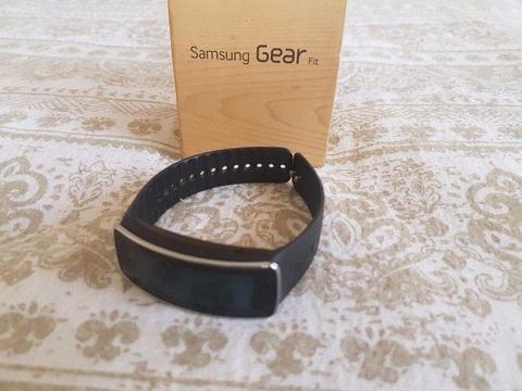 R800 Samsung Gear Fit Smartwatch