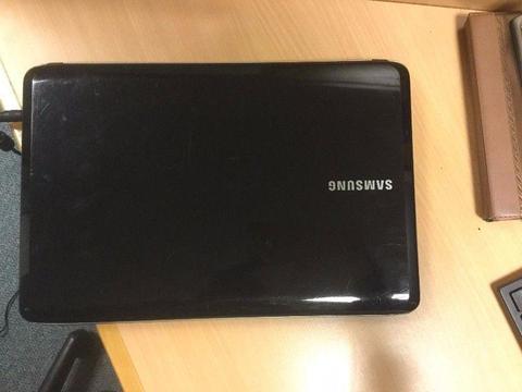 AN AFFORDABLE SAMSUNG LAPTOP