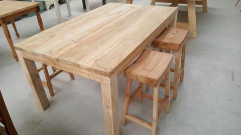 4 seater table .1600 lenght by 1m