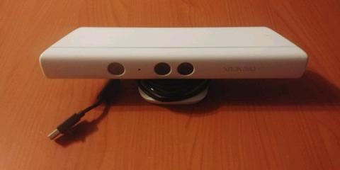 Limited edition white kinect R500