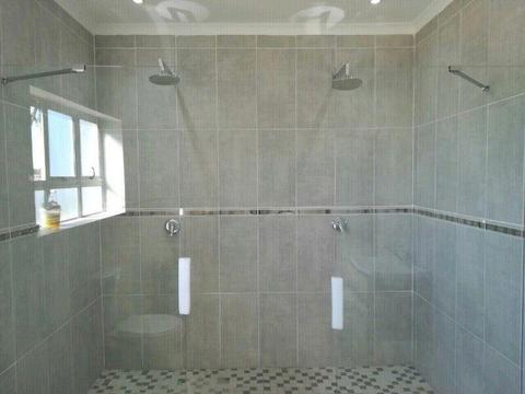 Walk in Showers 1m and 1.2m - 8mm Tempered glass with support arm (Price includes delivery}