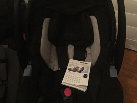 Car Seat R2800