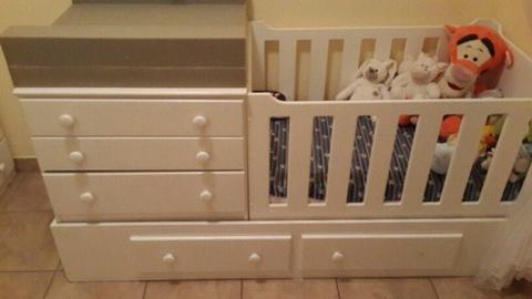 3 in 1 Cot, Drawers & Single Bed