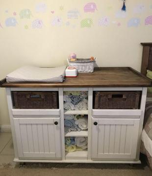 Solid wood cot and compactum