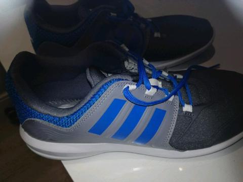 Adidas UK5 & Maxed UK5