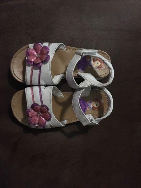 Second Hand kids shoes (Girl size 10)