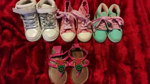 Girls shoes (various sizes)