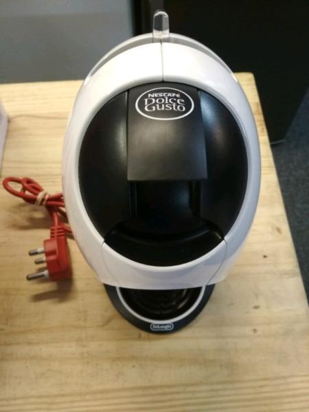 Delonghi Jovia Coffee Machine fairly used Sells for 1699 brand New