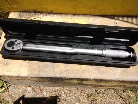 Torque wrench - Yato