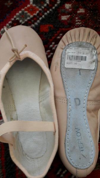 Ballet shoes size 1