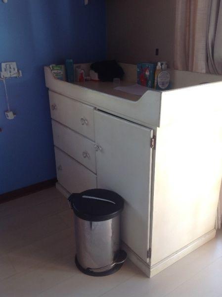 Treehouse Cot and Compactum