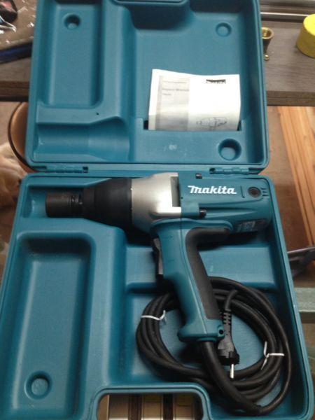 Makita TW0350 Impact Wrench