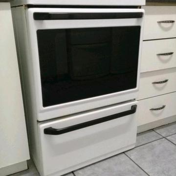 Defy Stove 631t thermofan R1400 (Urgent sale)