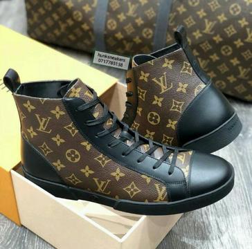 LV SNEAKERS